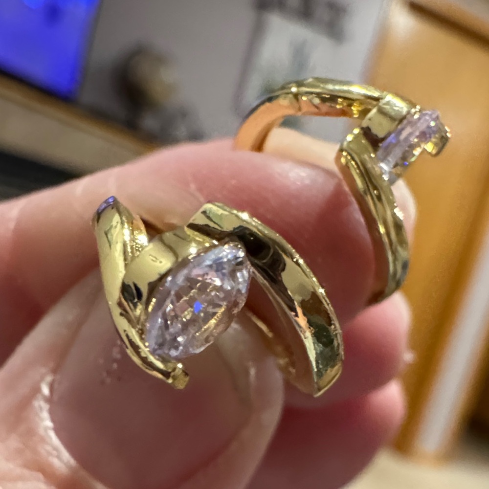 Gold Women's Earrings - Picture 2 of 6